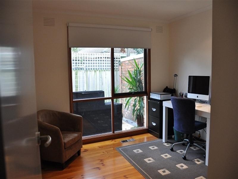 2/13 Silver Street, Cheltenham VIC 3192