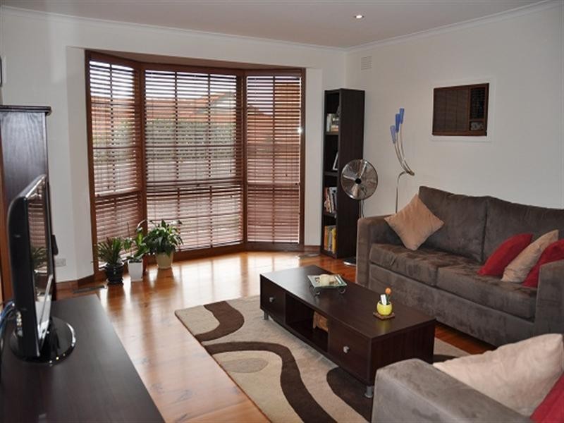 2/13 Silver Street, Cheltenham VIC 3192