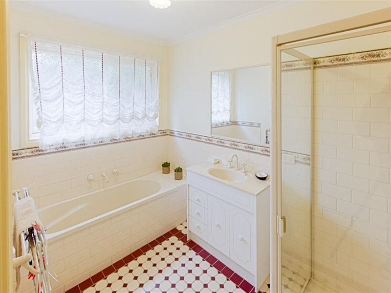 2/3 Nursery Court, Dingley Village VIC 3172