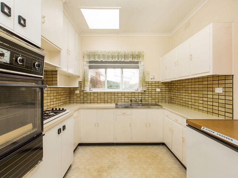 28 Rosewarne Avenue, Cheltenham VIC 3192