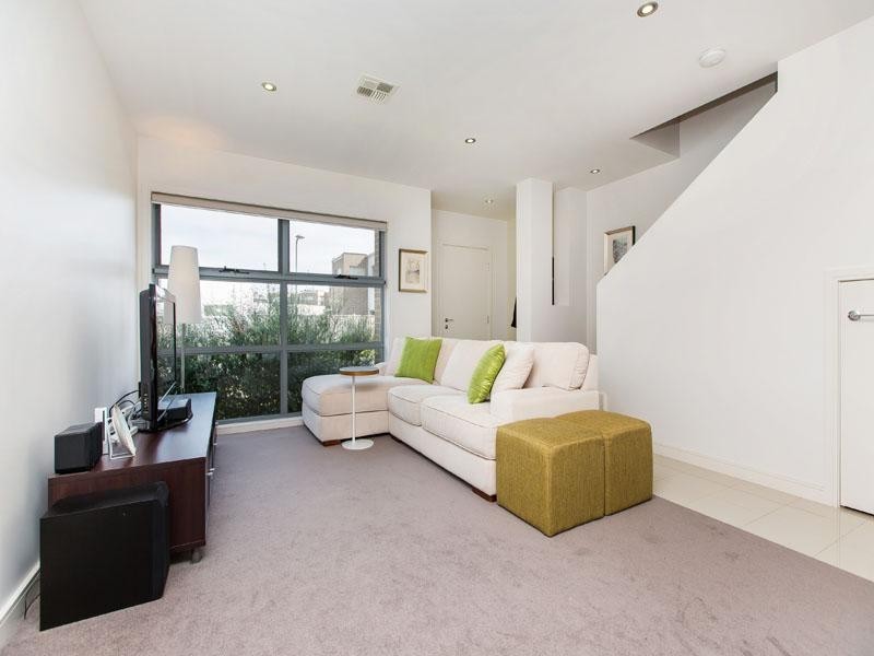 46 Dresden Drive, Waterways VIC 3195