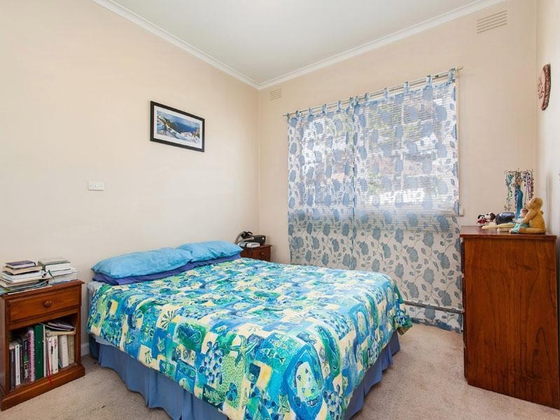10 St Cuthberts Avenue, Dingley Village VIC 3172