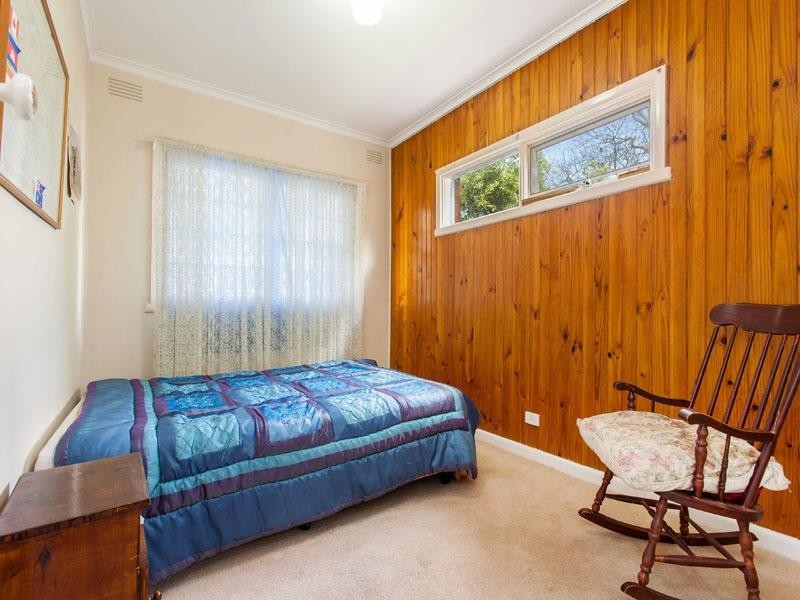 10 St Cuthberts Avenue, Dingley Village VIC 3172