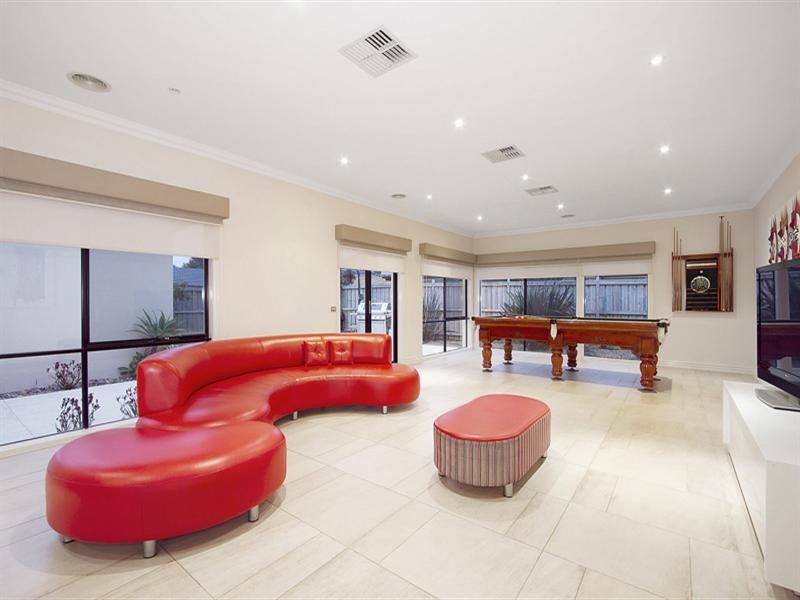 23 Island Point Avenue, Waterways VIC 3195