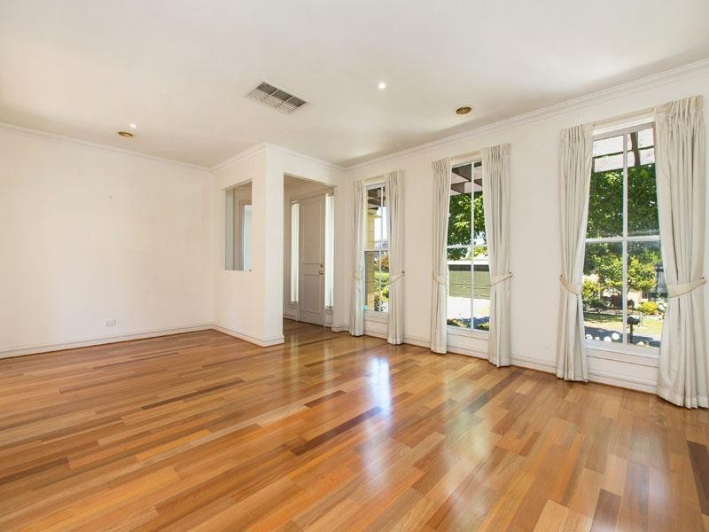 13 Martens Place, Dingley Village VIC 3172