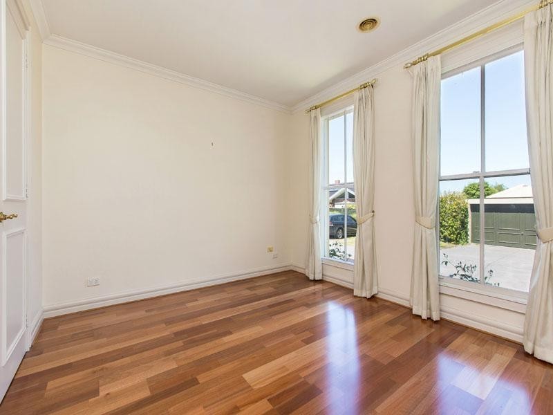 13 Martens Place, Dingley Village VIC 3172