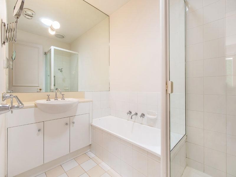 13 Martens Place, Dingley Village VIC 3172