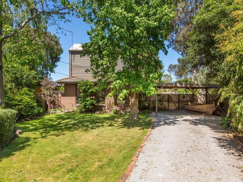 4 Metung Court, Dingley Village VIC 3172