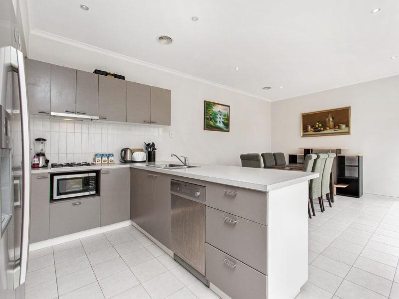 4 Augusta Square, Heatherton VIC 3202