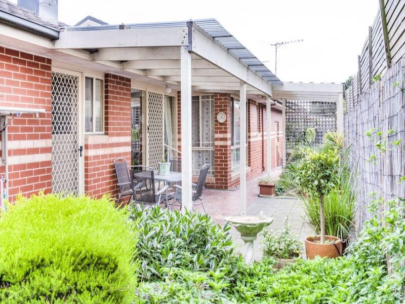 2/3 Nursery Court, Dingley Village VIC 3172