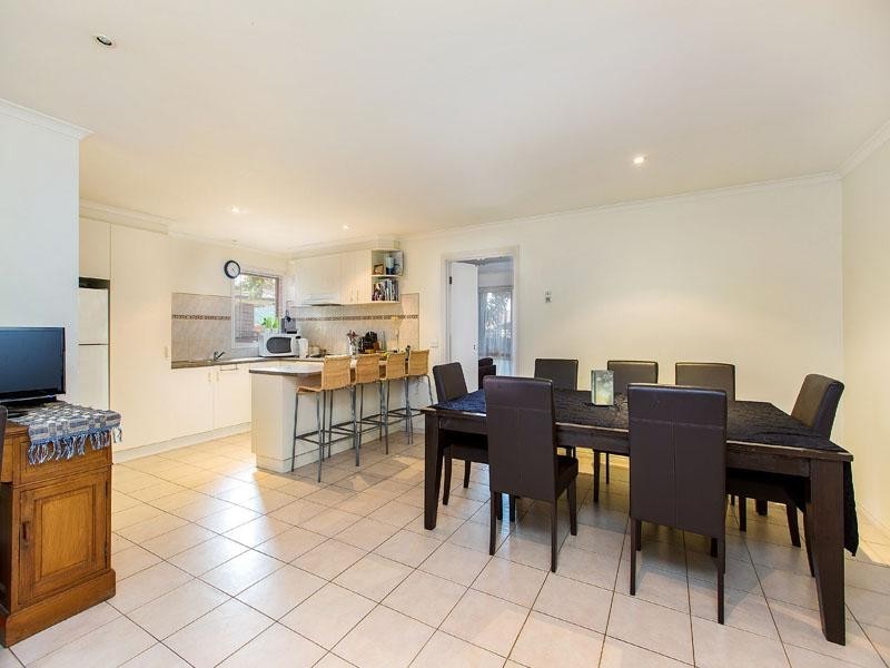 2/1 Barker Street, Cheltenham VIC 3192