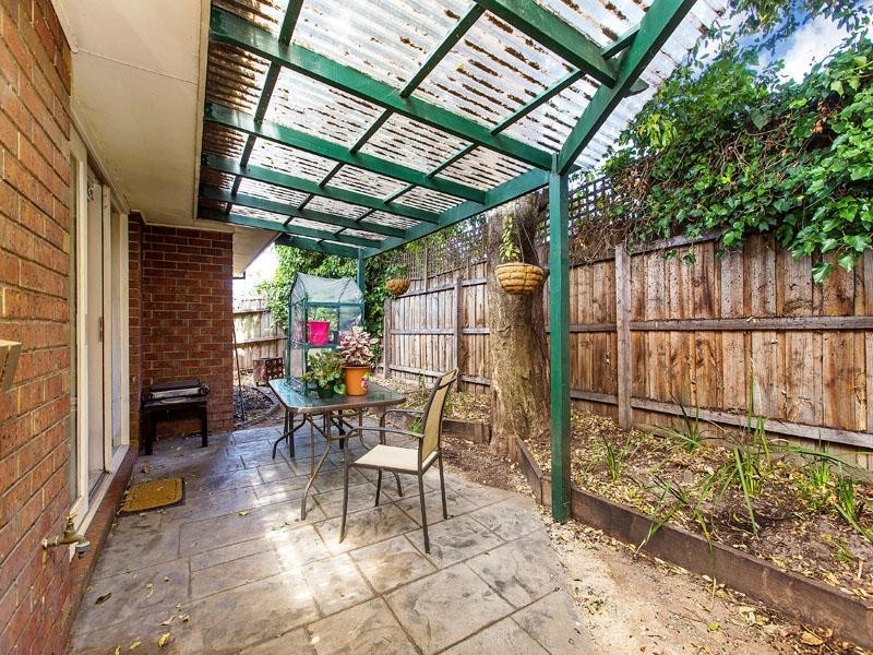 2/1 Barker Street, Cheltenham VIC 3192