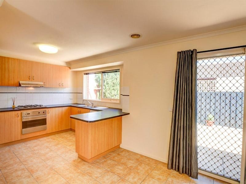2/94-96 Chute Street, Mordialloc VIC 3195