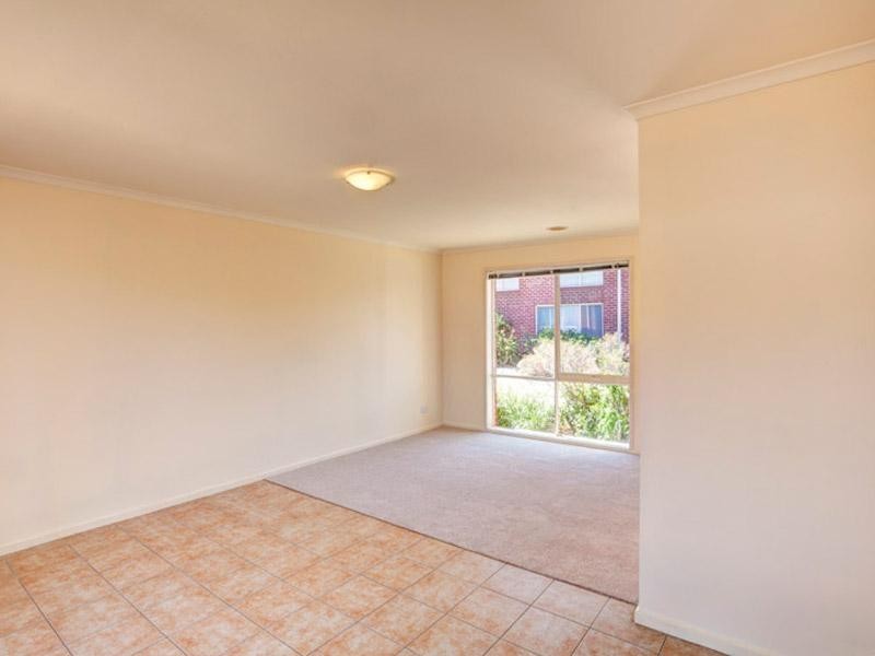 2/94-96 Chute Street, Mordialloc VIC 3195