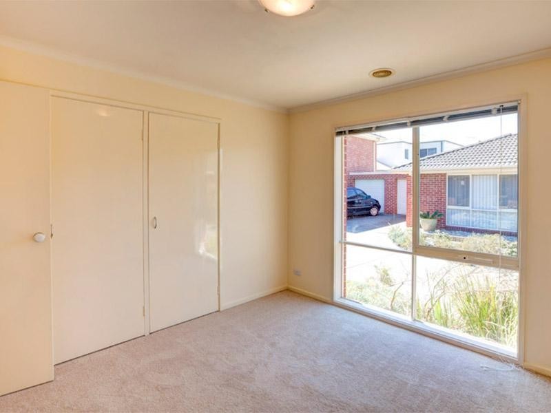 2/94-96 Chute Street, Mordialloc VIC 3195