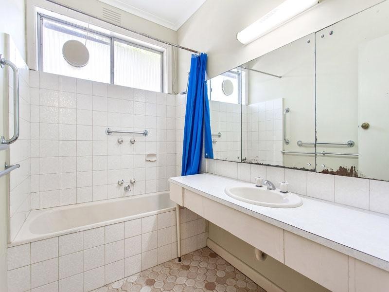 34 Tulip Grove, Cheltenham VIC 3192