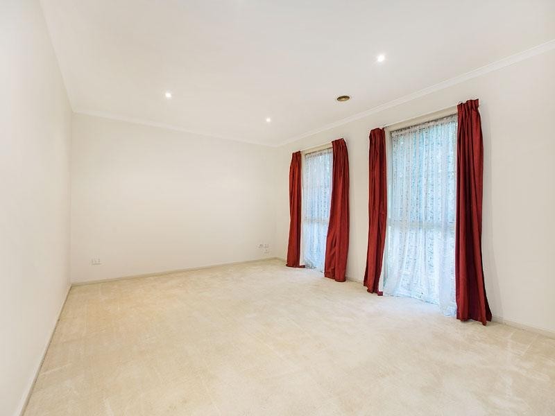 3 Howard Road, Dingley Village VIC 3172