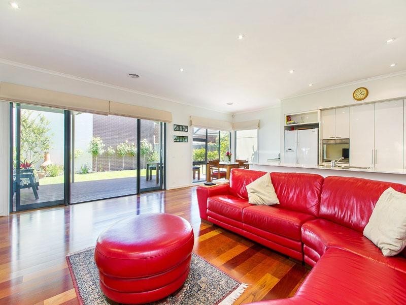 7 Oakmont Crescent, Heatherton VIC 3202