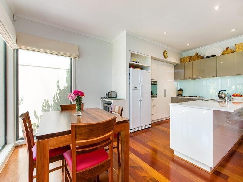 7 Oakmont Crescent, Heatherton VIC 3202