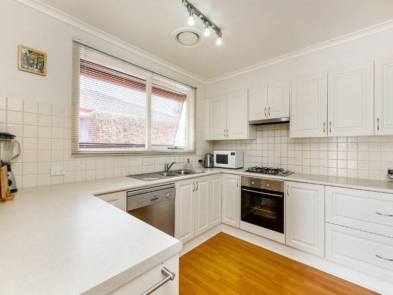 3 Hazelwood Close, Dingley Village VIC 3172