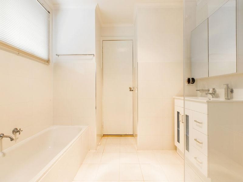 3 Hazelwood Close, Dingley Village VIC 3172