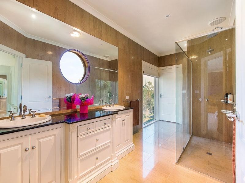 39 Higgins Close, Dingley Village VIC 3172