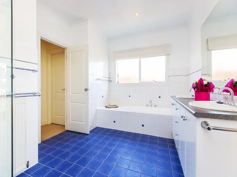 39 Higgins Close, Dingley Village VIC 3172