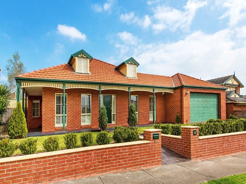 10 Aisha Crescent, Dingley Village VIC 3172
