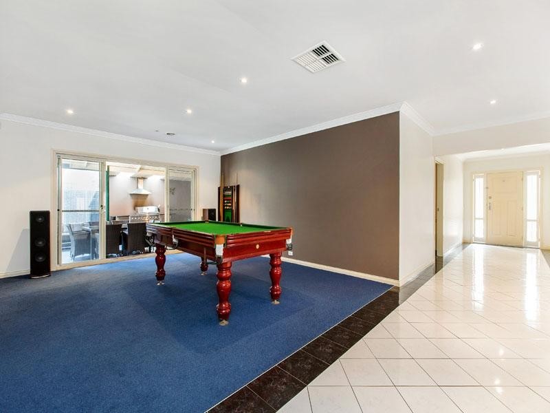 10 Aisha Crescent, Dingley Village VIC 3172