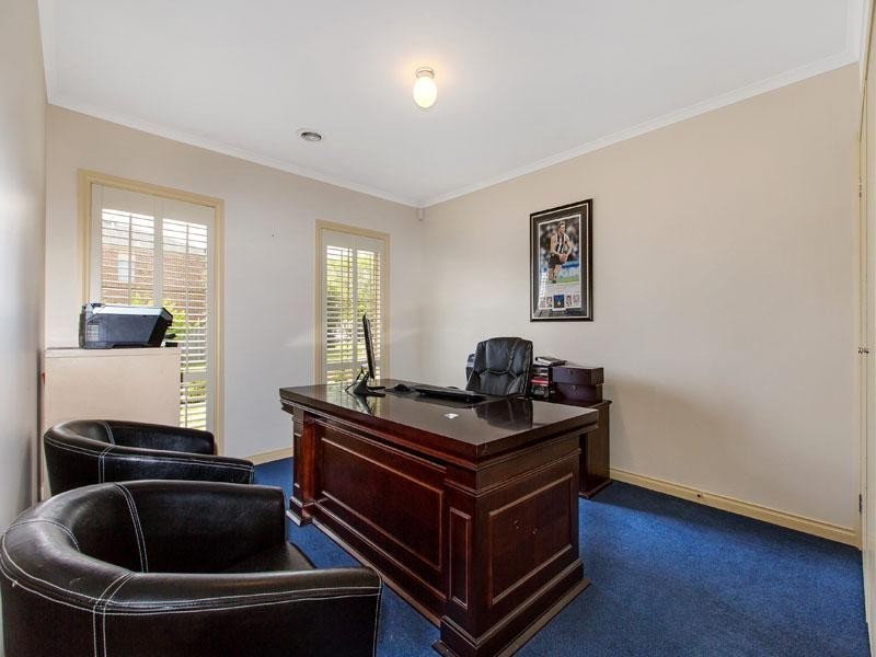10 Aisha Crescent, Dingley Village VIC 3172