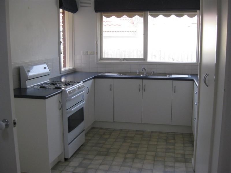 2 Tarnook Crescent, Dingley Village VIC 3172