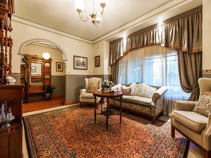 33 Higgins Close, Dingley Village VIC 3172