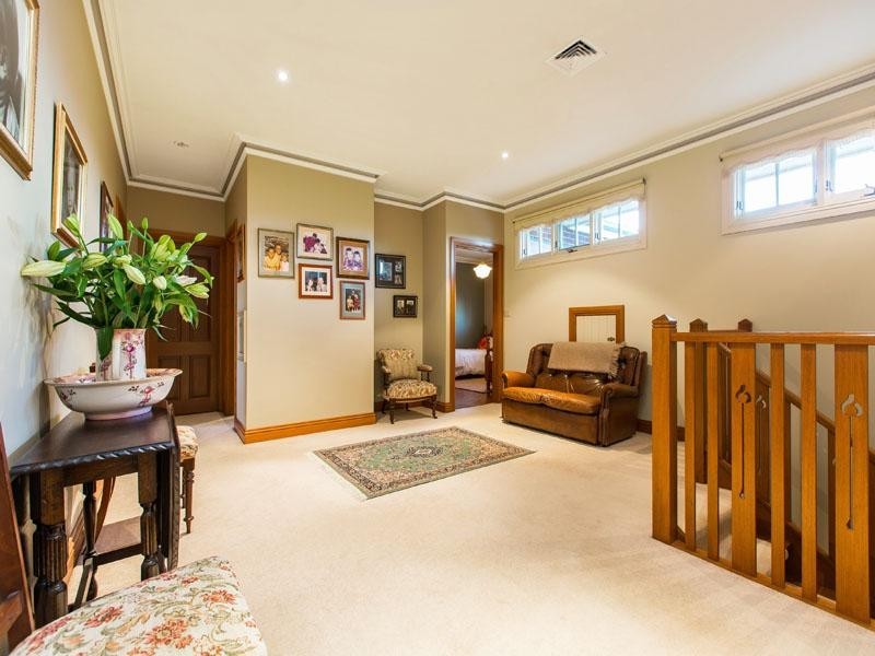 33 Higgins Close, Dingley Village VIC 3172