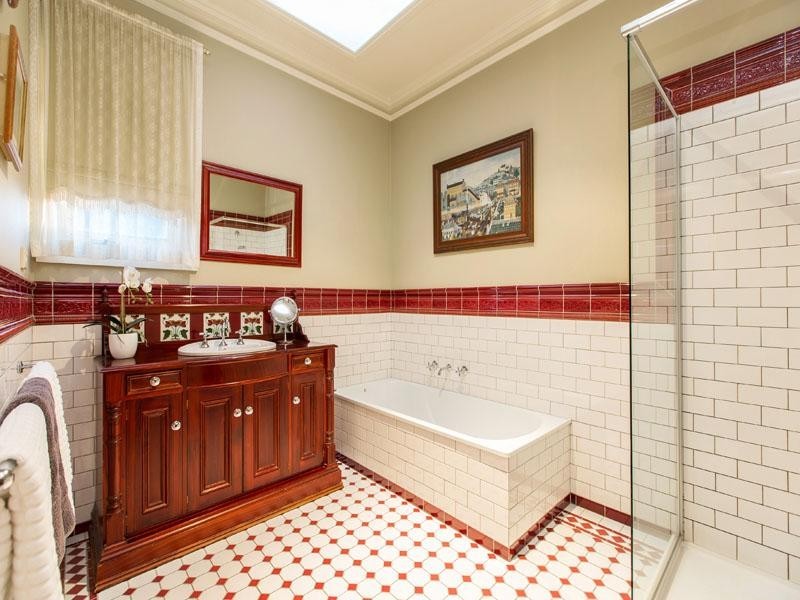 33 Higgins Close, Dingley Village VIC 3172