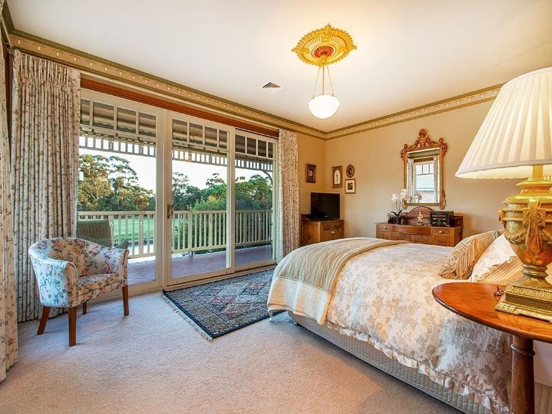 33 Higgins Close, Dingley Village VIC 3172