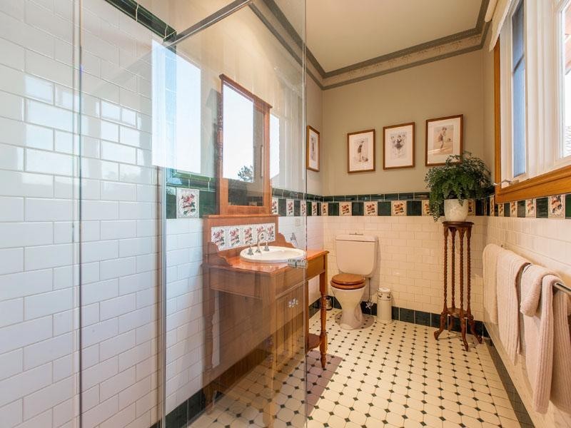 33 Higgins Close, Dingley Village VIC 3172