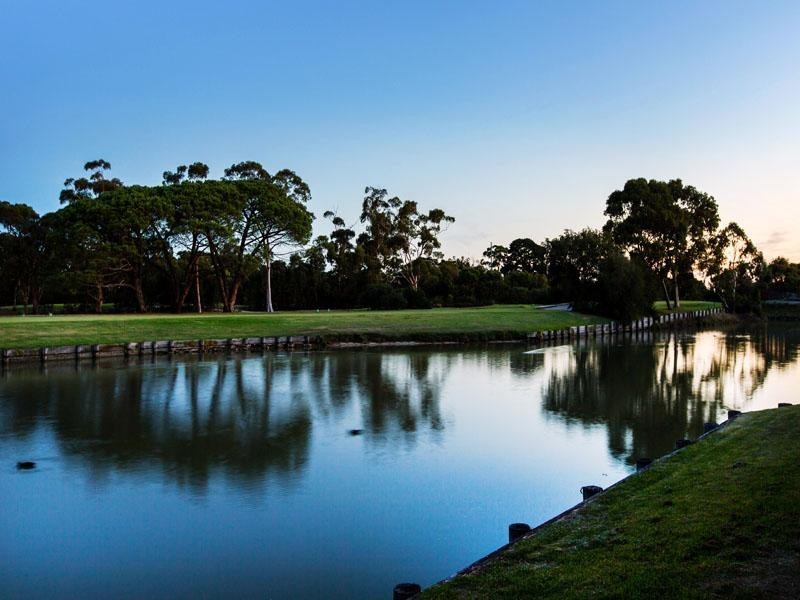 33 Higgins Close, Dingley Village VIC 3172