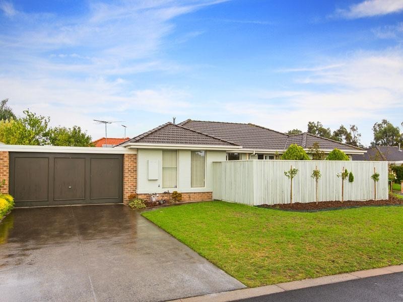 3 Albert Place, Dingley Village VIC 3172
