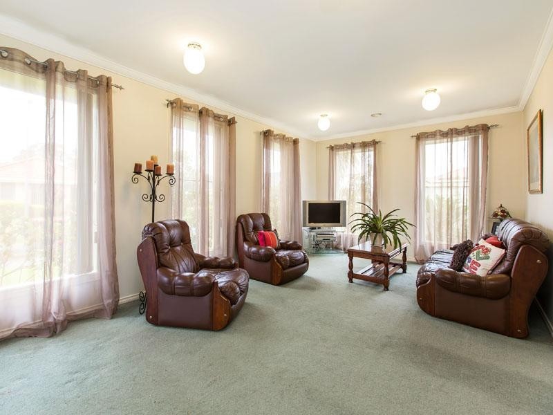 3 Albert Place, Dingley Village VIC 3172