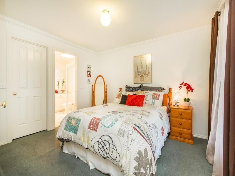 3 Albert Place, Dingley Village VIC 3172