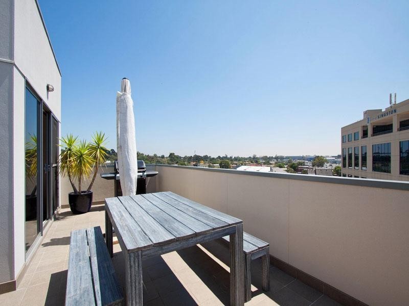 601/37-39 Station Road, Cheltenham VIC 3192