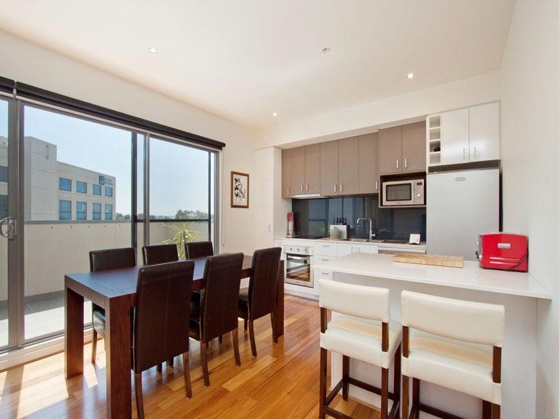 601/37-39 Station Road, Cheltenham VIC 3192