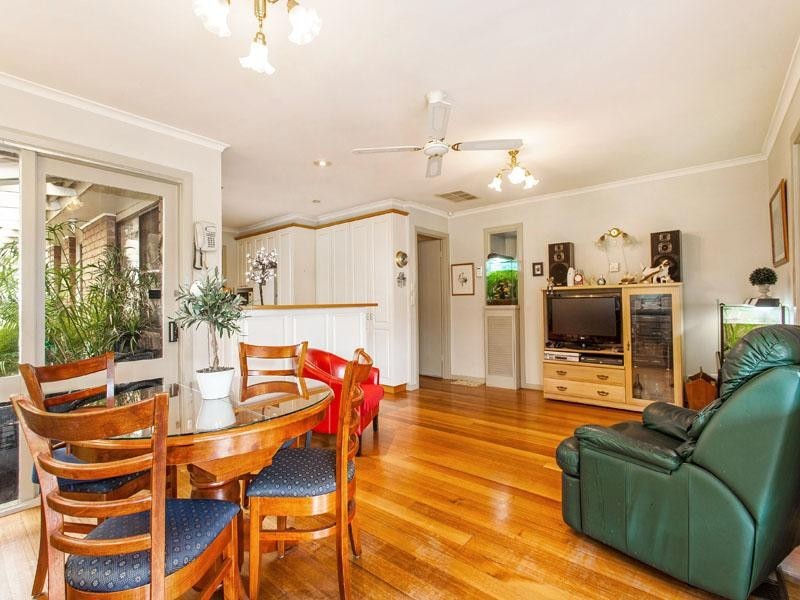 12 Donhaven Court, Dingley Village VIC 3172