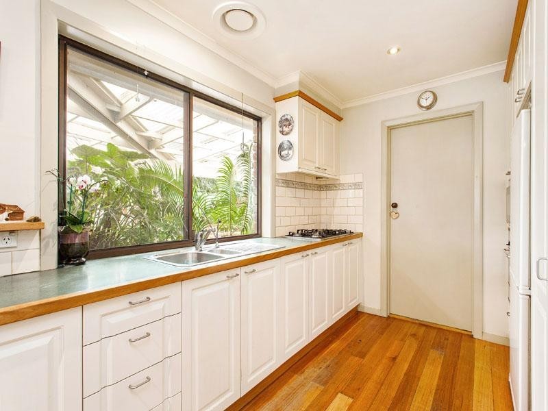 12 Donhaven Court, Dingley Village VIC 3172