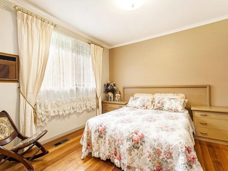 12 Donhaven Court, Dingley Village VIC 3172