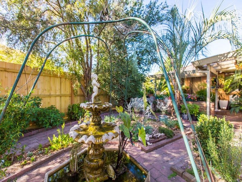 12 Donhaven Court, Dingley Village VIC 3172