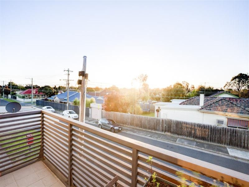 16 Ward Street, Cheltenham VIC 3192