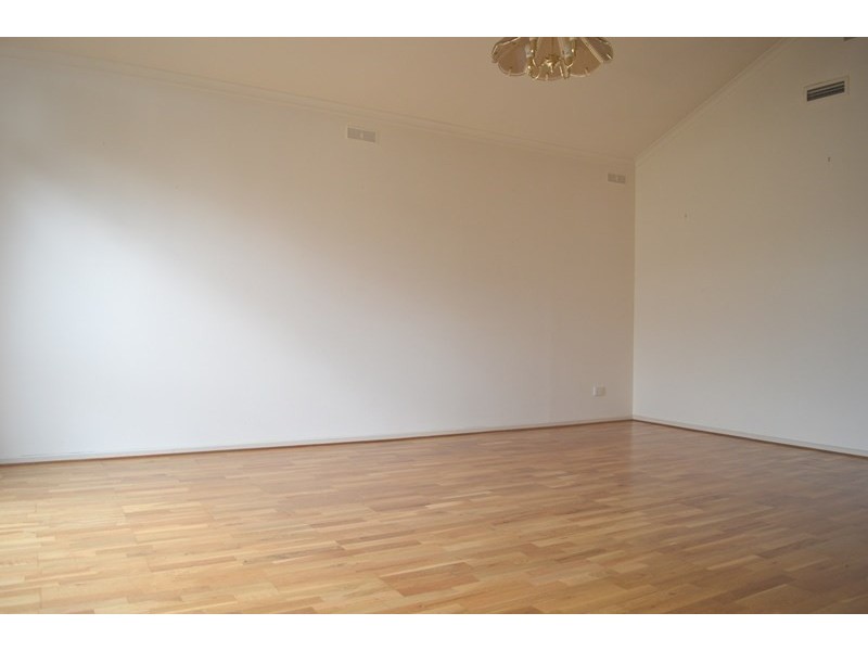 26 Lauren Close, Dingley Village VIC 3172