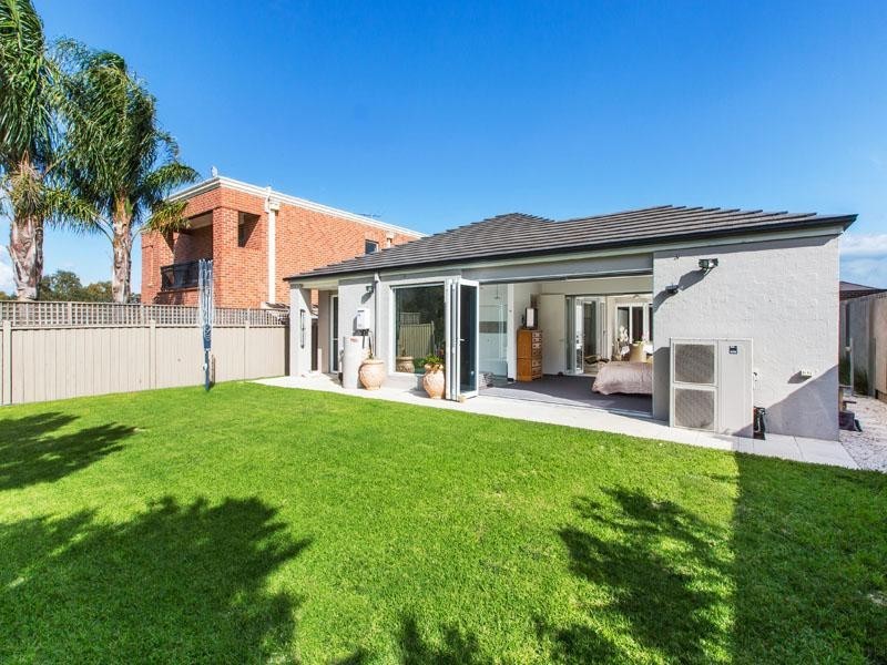 37 Christina Terrace, Dingley Village VIC 3172