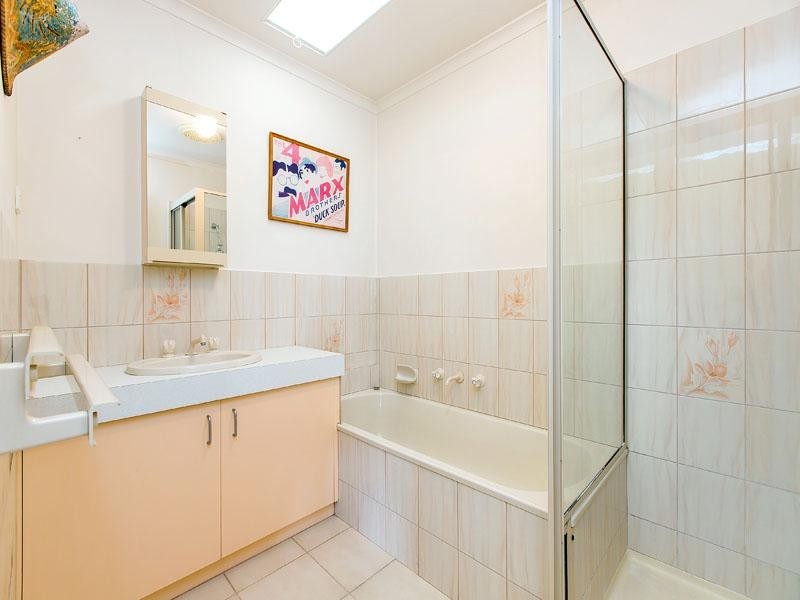 34 Lauren Close, Dingley Village VIC 3172